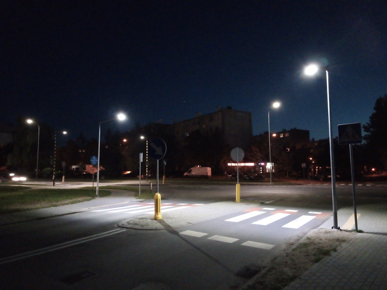 Trwają prace związane z poprawą jakości i efektywności energetycznej oświetlenia ulicznego. W ramach zadania wykonano doświetlenie trzech przejść dla pieszych zlokalizowanych w ciągach ulic: Czarna Droga, Bydgoska oraz al. LOP/Warszawska w Tucholi.