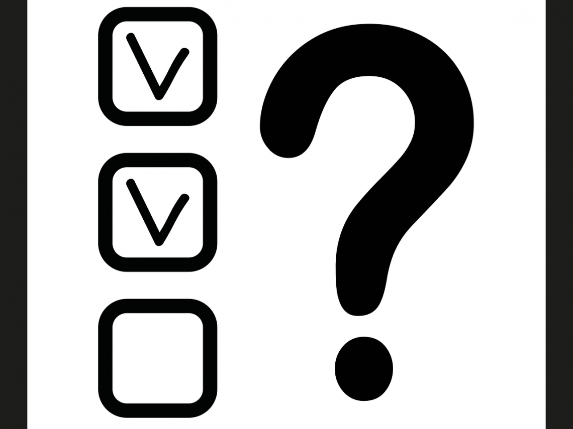 Grafika przedstawia ankietę z polami wyboru odpowiedzi i znakiem zapytania, fot. Pixabay