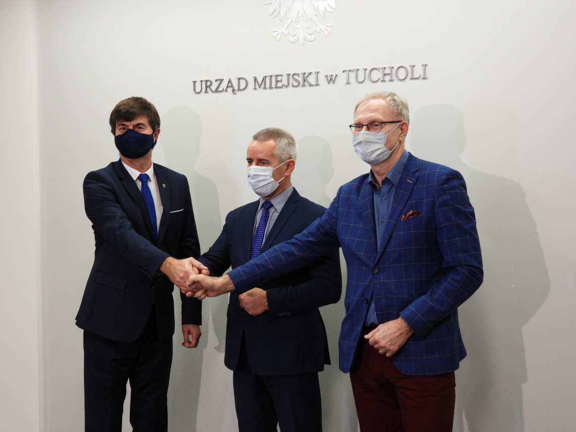 Na zdjęciu radny Jerzy Kowalik, burmistrz Tadeusz Kowalski i poseł Tomasz Latos