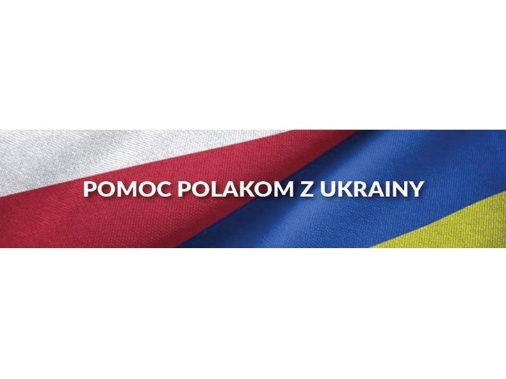 Baner z polska i ukraińską flagą oraz napisem: Pomoc Polakom z Ukrainy 