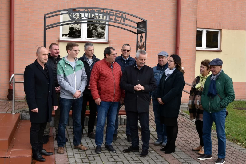 Delegacja Lübtheen z burmistrzem Tucholi i gośćmi