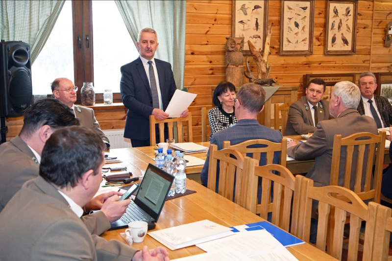 Burmistrz Tucholi zabiera głos na posiedzeniu, fot. nadesłane